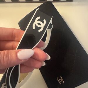 Chanel Black and White cat eye Sunglasses 2025 like new